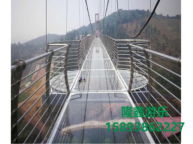 玻璃吊橋
