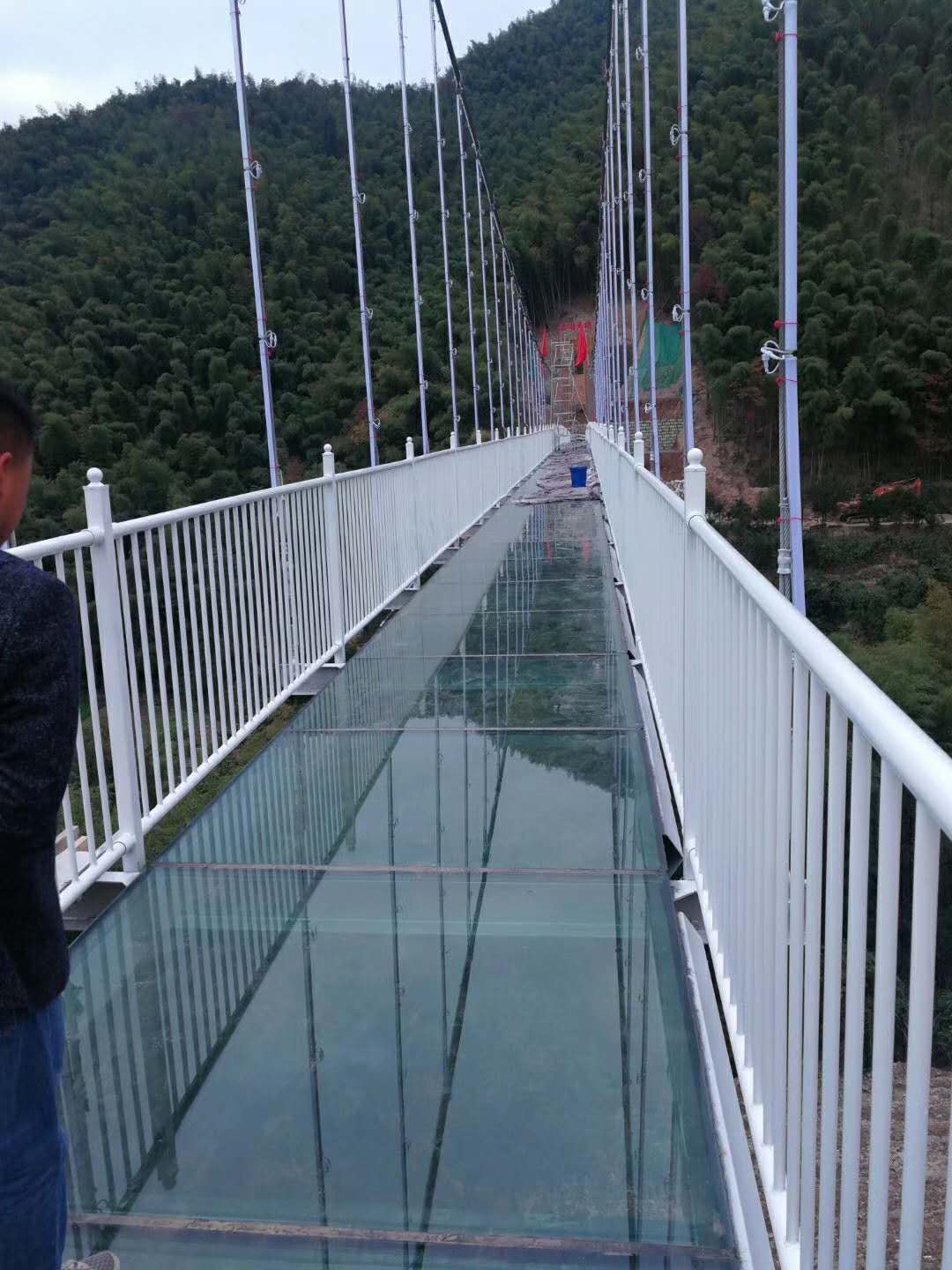 玻璃吊橋