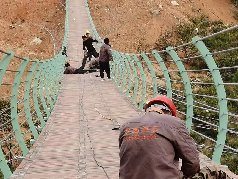 木質(zhì)吊橋