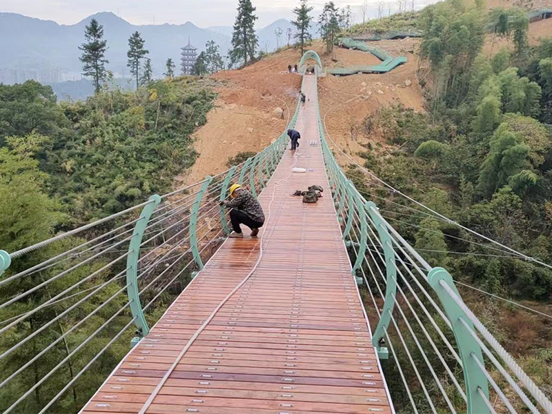 木質(zhì)吊橋